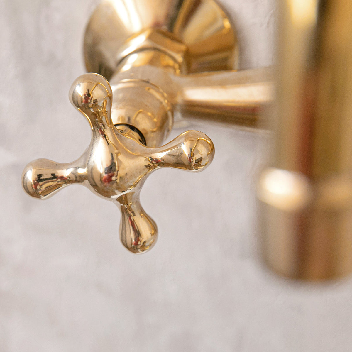 Wall Mounted Solid Brass Faucet For Bathroom and Kitchen